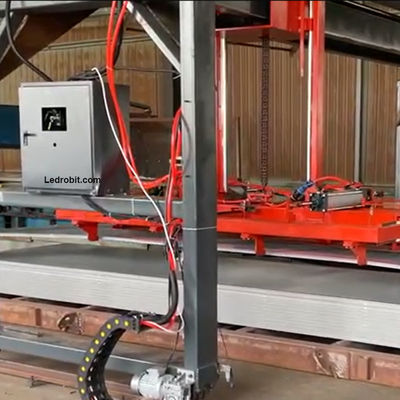 Robot industriale personalizzabile per la manipolazione di lastre di pietra