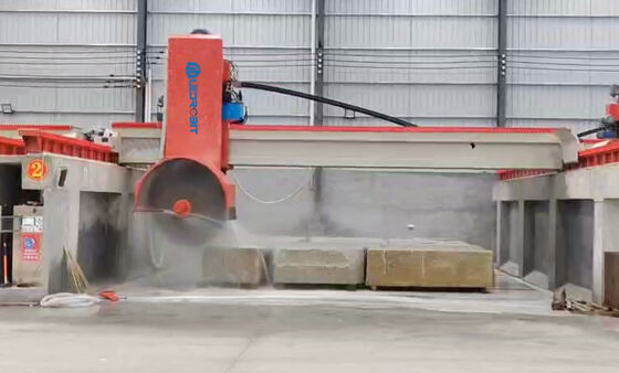 Per la lavorazione di pietre importate di alto valore, seghe a ponte di precisione da 0,01 mm che garantiscono uno spessore della lastra a deviazione zero